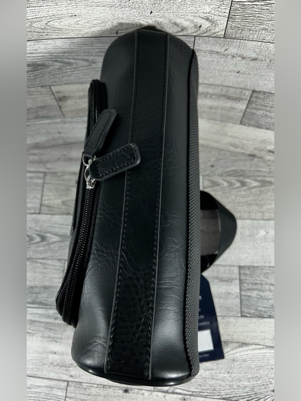 Penguin Munsingwear Men’s Hanging Toiletry Travel Kit Bag with Bottles Black NWT - Picture 13 of 14